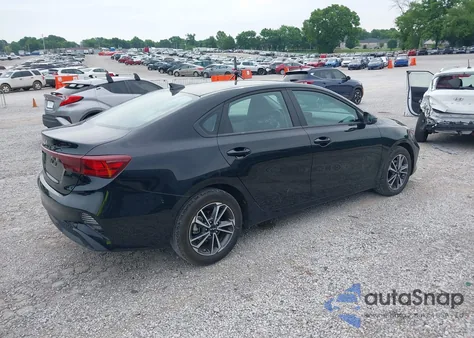 2022 Kia Forte Lxs z USA, uszkodzony, nr VIN 3KPF24AD8NE481885